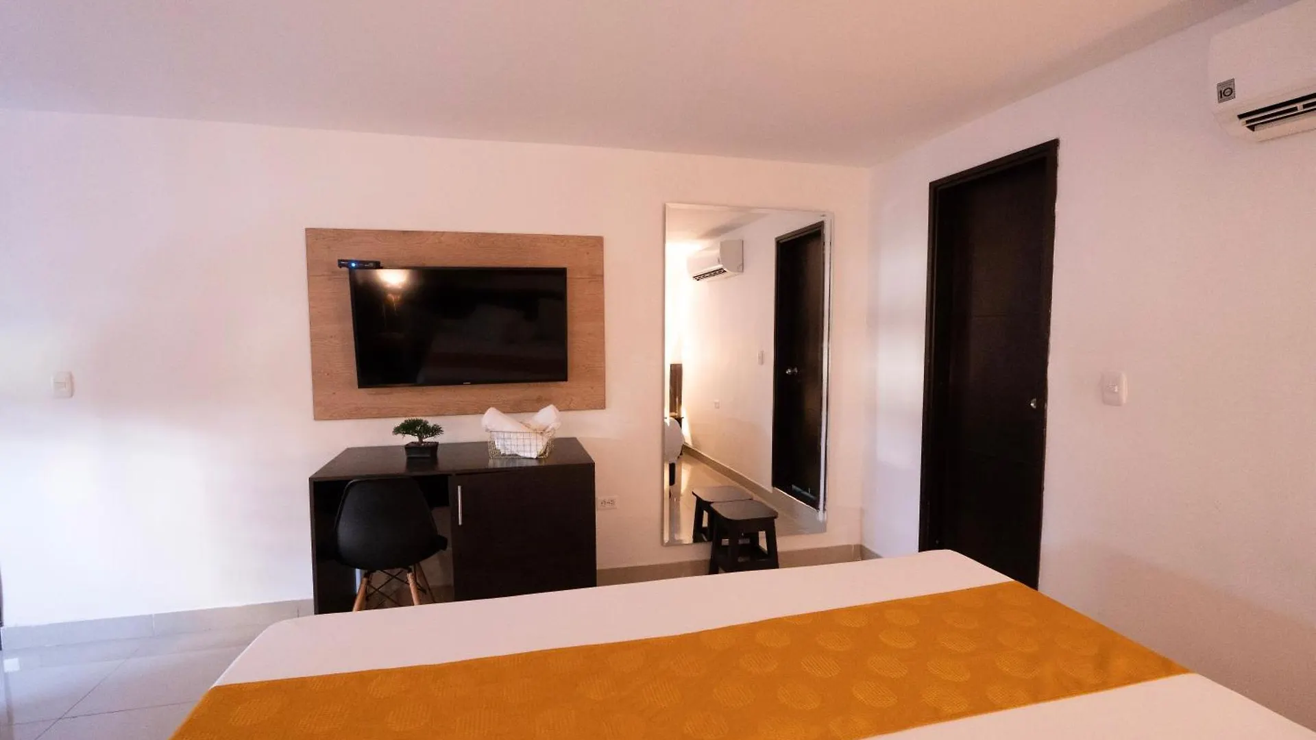 *** Hotel Sixth House Suite Cali Colombia