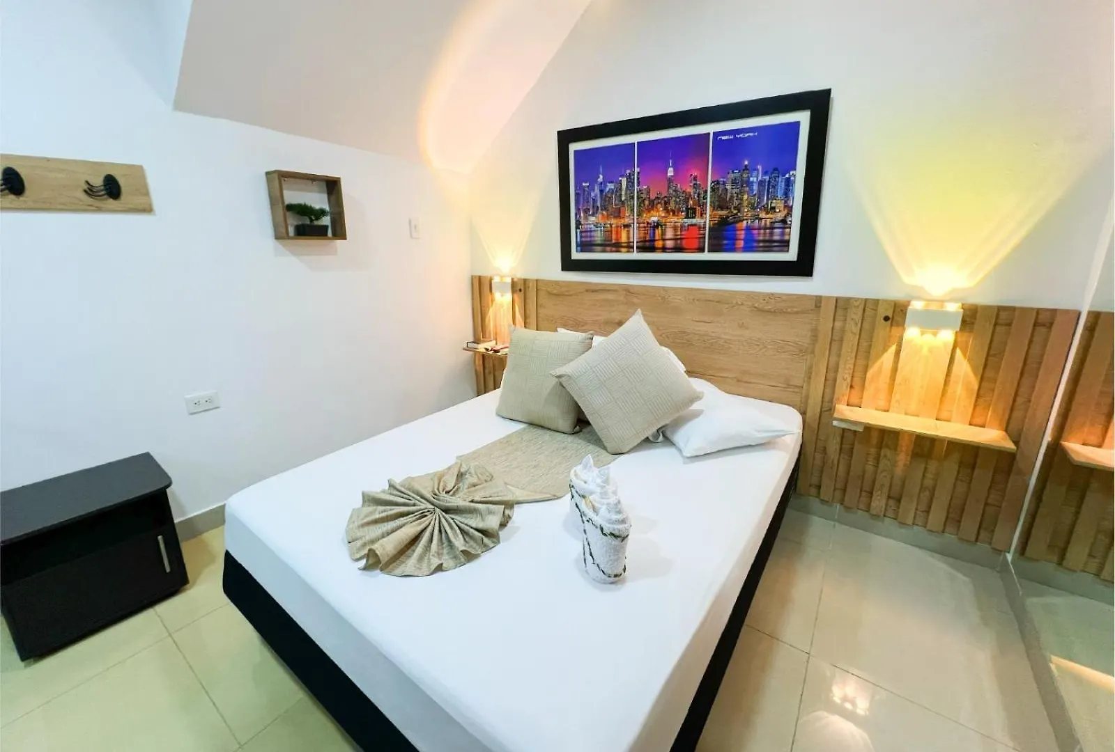 Sixth House Suite Cali