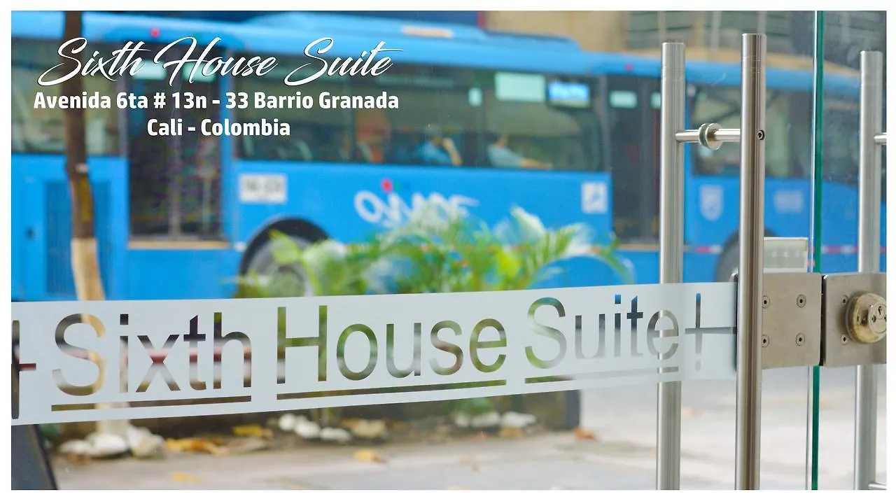 Sixth House Suite Cali 3*,