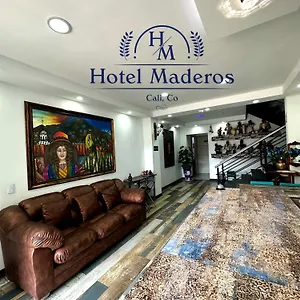 Hotel Maderos